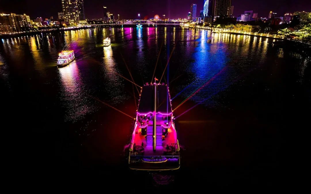 Da Nang: Poseidon Night Cruise on Han River Image 7