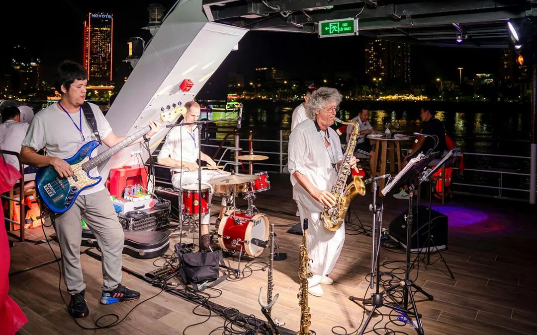 Da Nang: Poseidon Night Cruise on Han River Image 8
