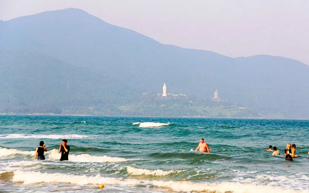 Da Nang Private Afternoon and Evening City Tour: Marble Mountains, Son Tra Peninsula & Dragon Bridge Image 5