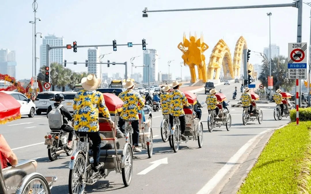 Da Nang Private Cycle Rickshaw Tour with Michelin-Selected Food Image 3