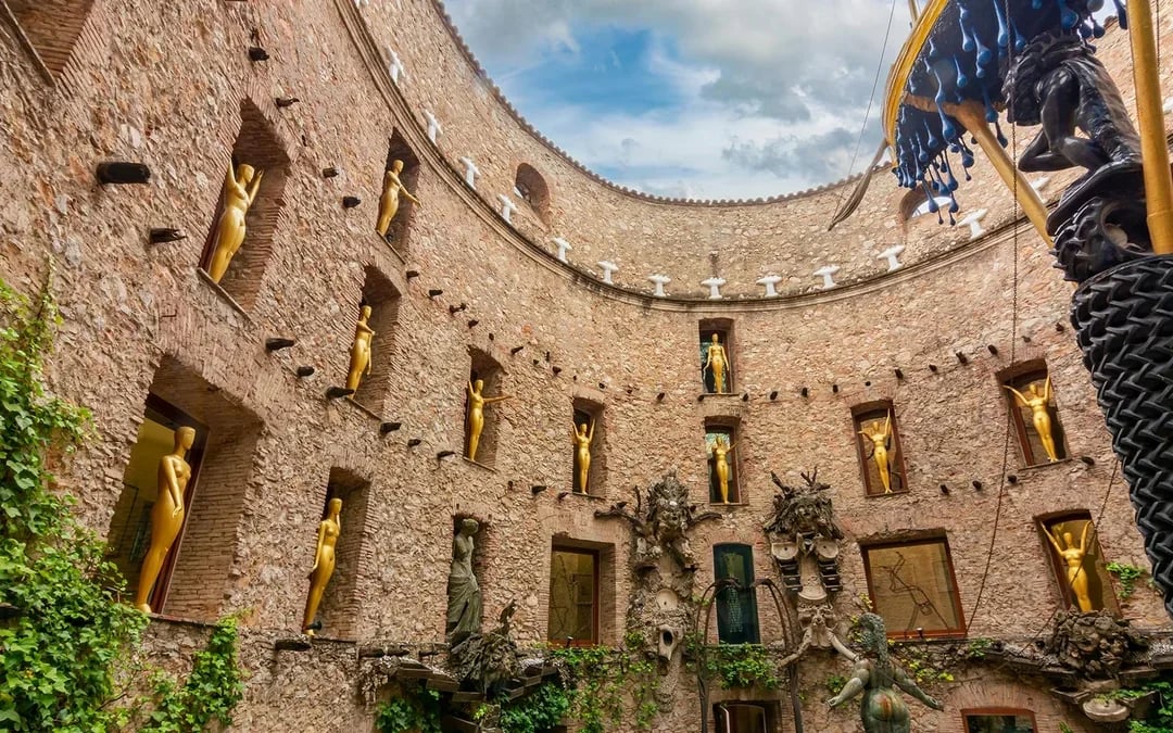 Dali's Figueres and Girona Image 4