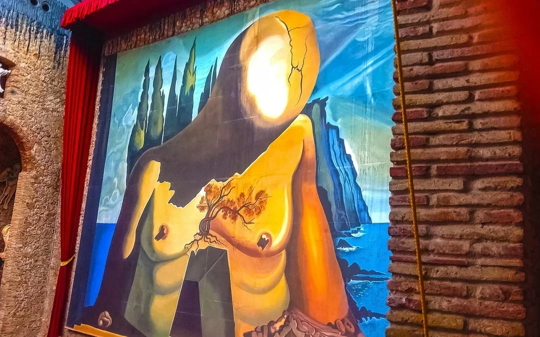 Dali's Figueres and Girona Image 6