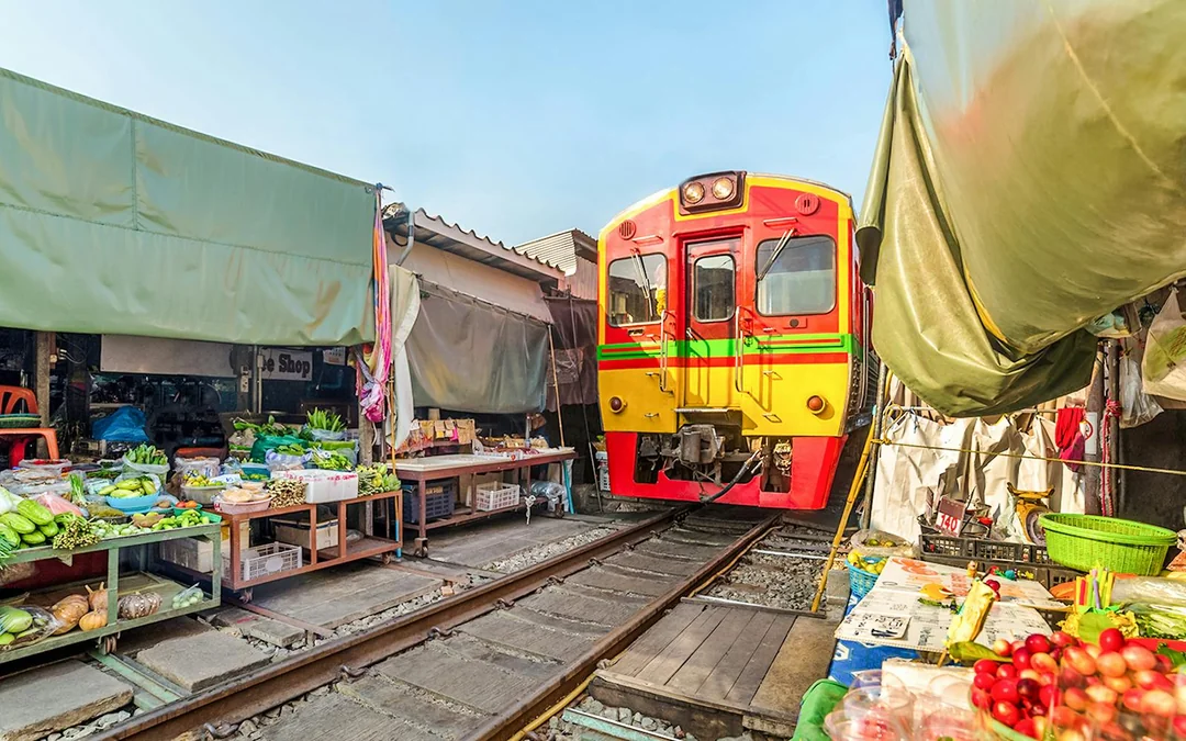 Damnoen Saduak Floating Market & Bangkok Elephant Camp Full-Day Guided Tour Image 4