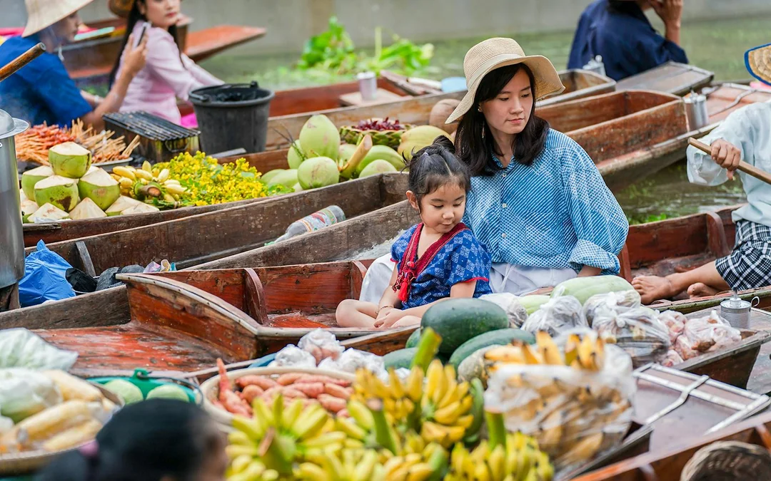 Damnoen Saduak Floating Market & Maeklong Railway Market Full-Day Guided Tour Image 3