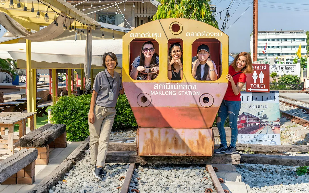 Damnoen Saduak Floating Market & Maeklong Railway Market Full-Day Guided Tour Image 4