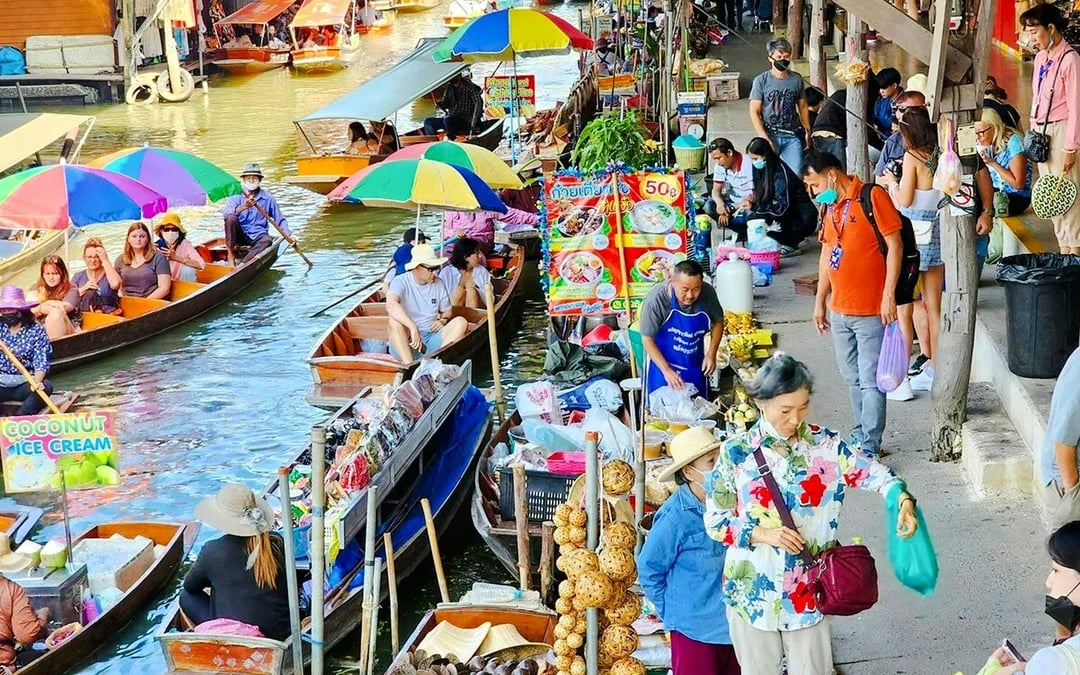 Damnoen Saduak Floating Market Half-Day Guided Tour Image 2