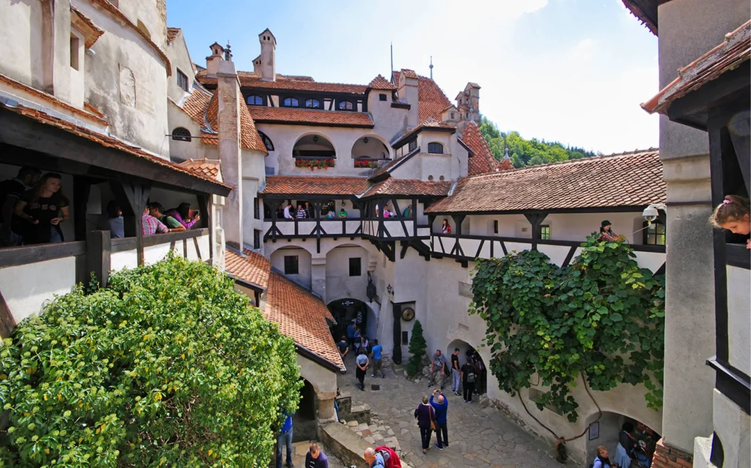 Day Trip To Discover Dracula's Life Journey - Private Tour Image 2