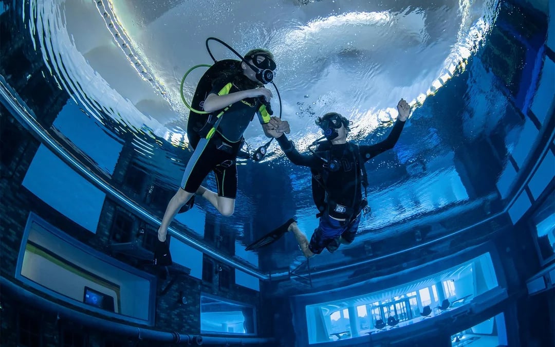 Deep Dive Dubai - Discover Scuba Diving for Beginners Image 4