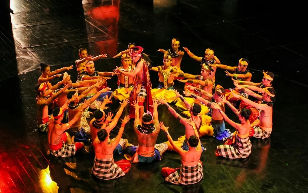 Devdan Show Tickets for Indonesian ID/KITAS Holders Image 9