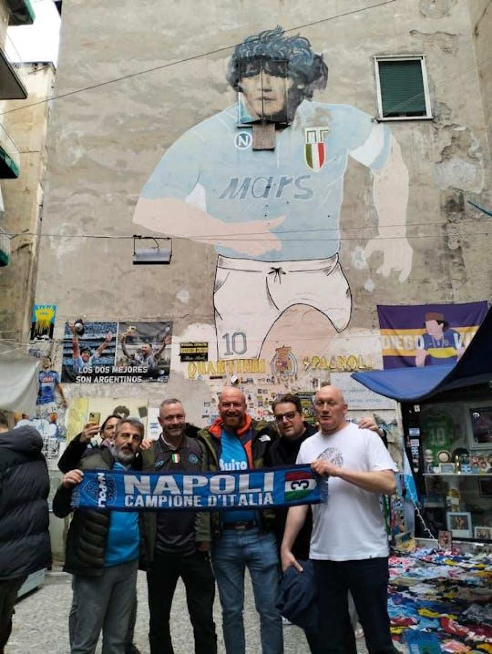 Diego Maradona tour with football, culture and pizza in Naples