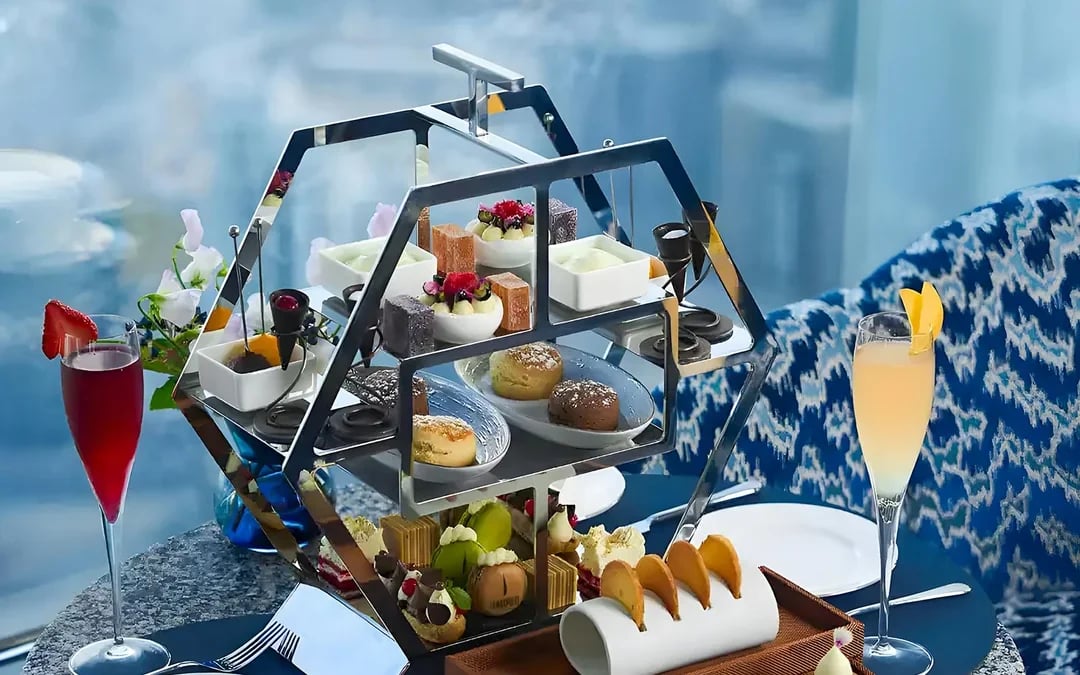 Dining in the Clouds: At.mosphere Restaurant on Level 122 Image 5