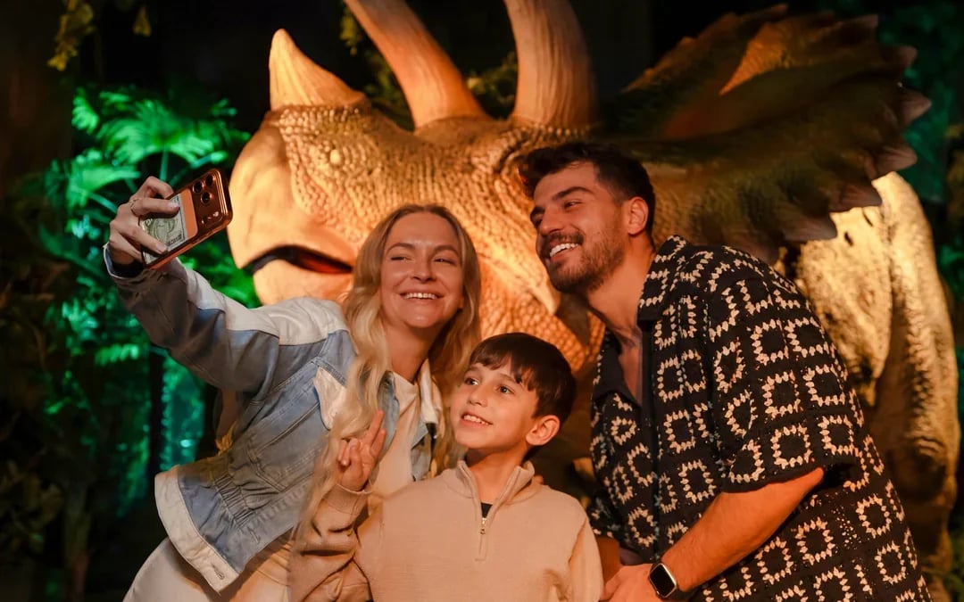 Dinosaurs: The Immersive Odyssey VR Experience Tickets with Museum Fossil Storage Access Image 5
