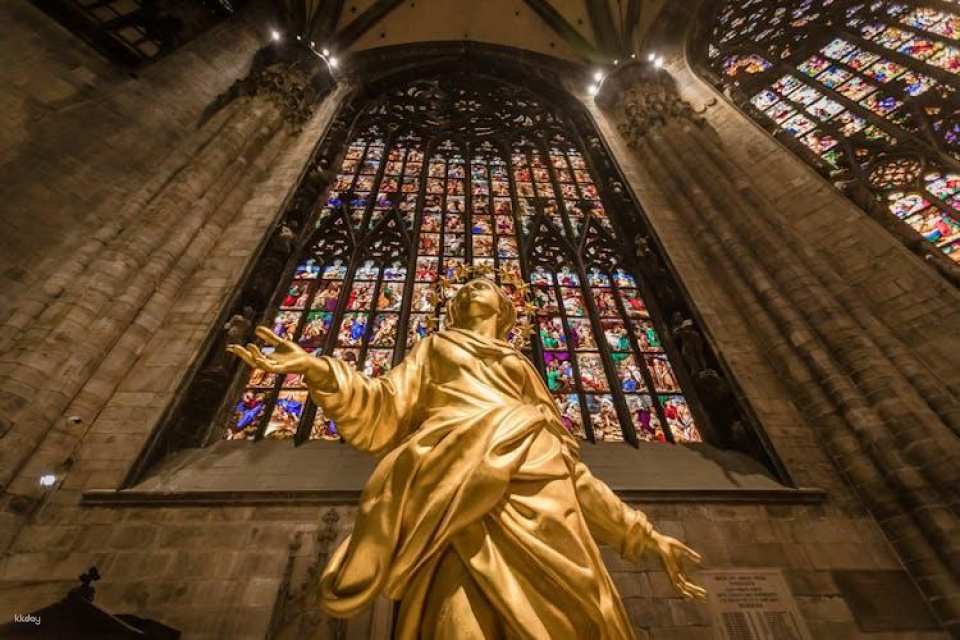 Direct access to Milan Duomo Cathedral and Rooftop Guided Tour
