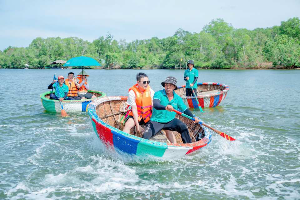 [Discount 30% OFF] Bamboo Basket Boat Ticket in Phu Quoc.