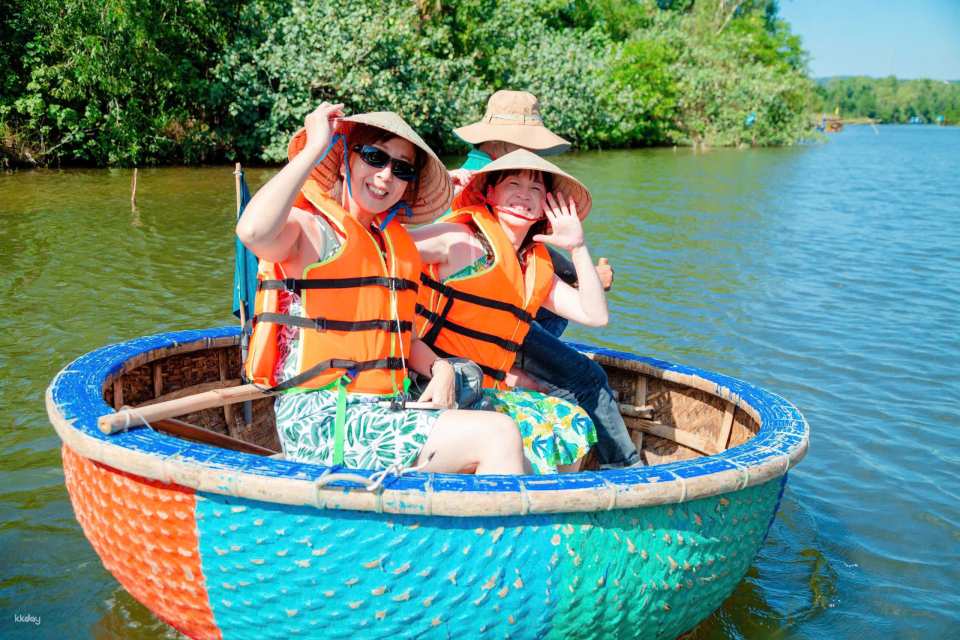 [Discount 30% OFF] Bamboo Basket Boat Ticket in Phu Quoc.