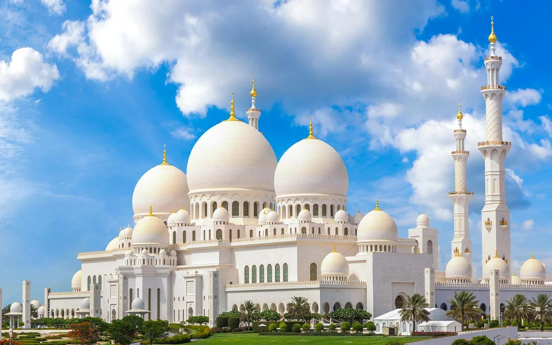 Discover Abu Dhabi: Premium Multilingual Guided Tour with Hotel Transfers Image 1