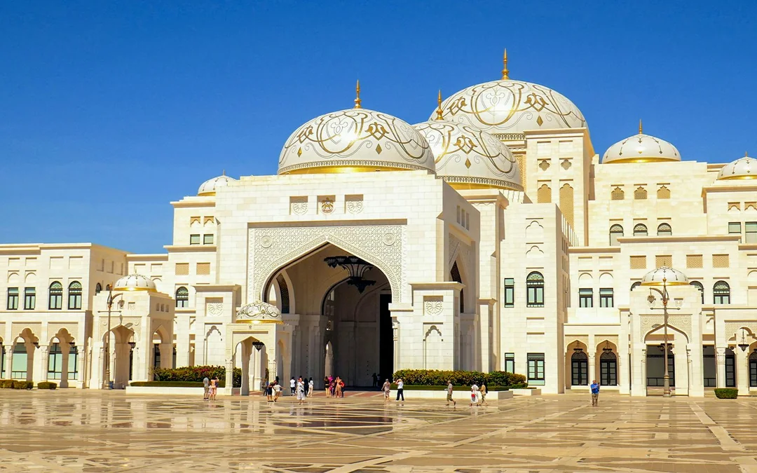 Discover Abu Dhabi: Premium Multilingual Guided Tour with Hotel Transfers Image 3