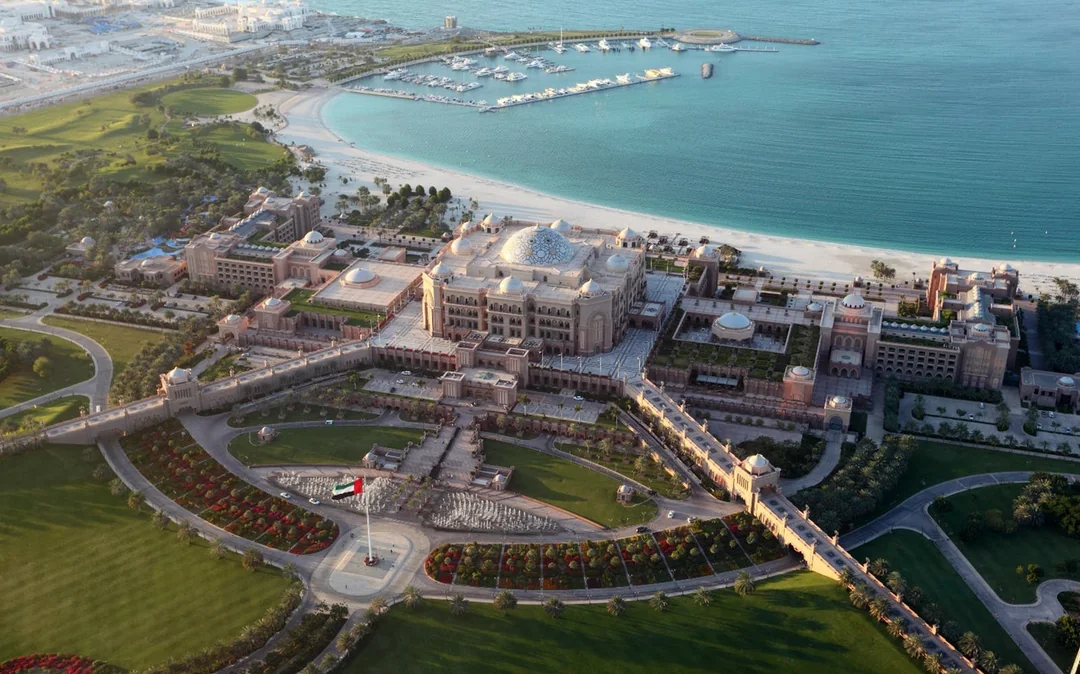 Discover Abu Dhabi: Premium Multilingual Guided Tour with Hotel Transfers Image 5
