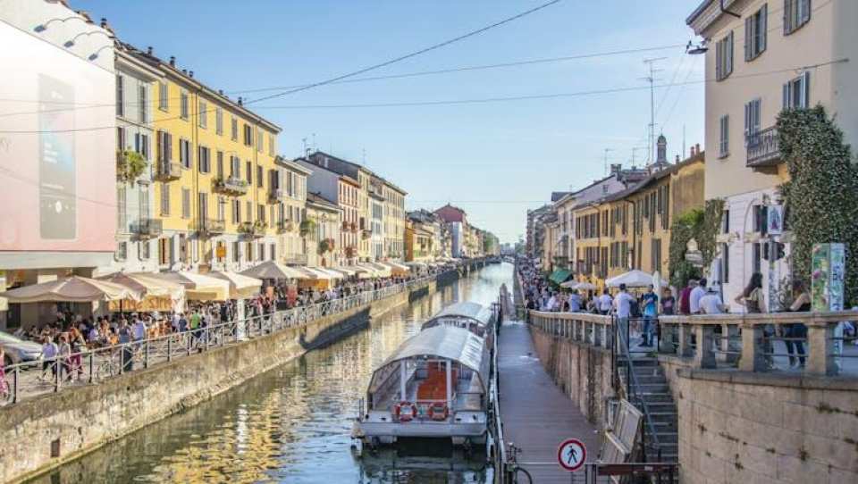 Discover Milan in 90 minutes with a local