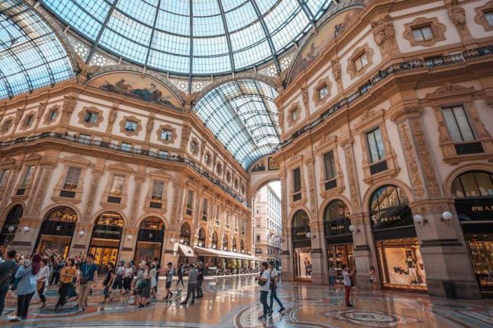Discover Milan in 90 minutes with a local