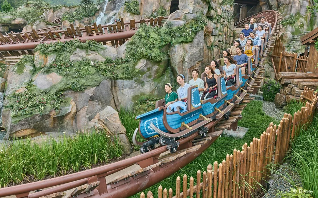 Disneyland: 1-Day Entry Ticket + Premier Access (Skip Waiting Lines) Image 4