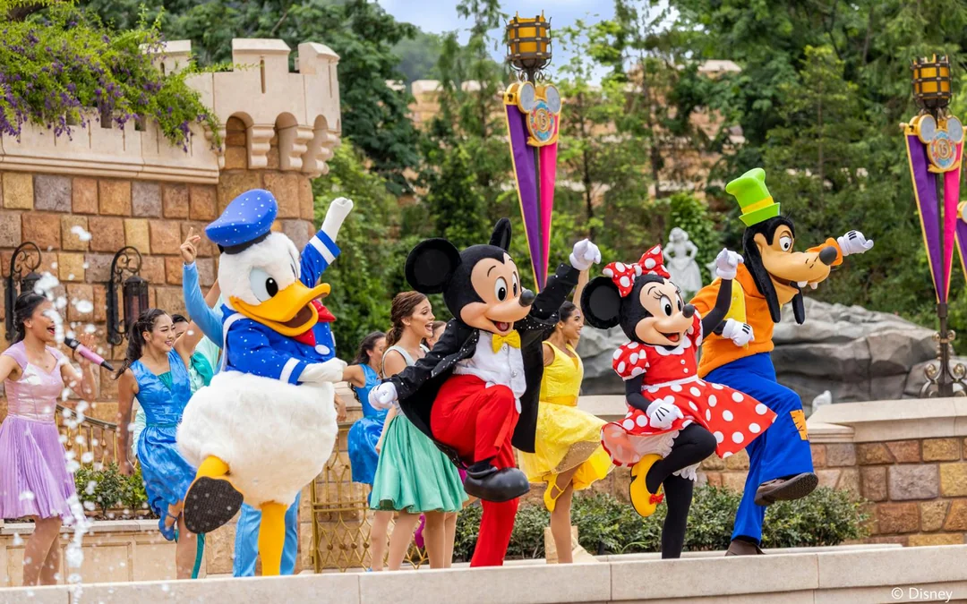 Disneyland: 1-Day Entry Tickets with Meal Vouchers (Save Up to HK$50 on Dining) Image 1