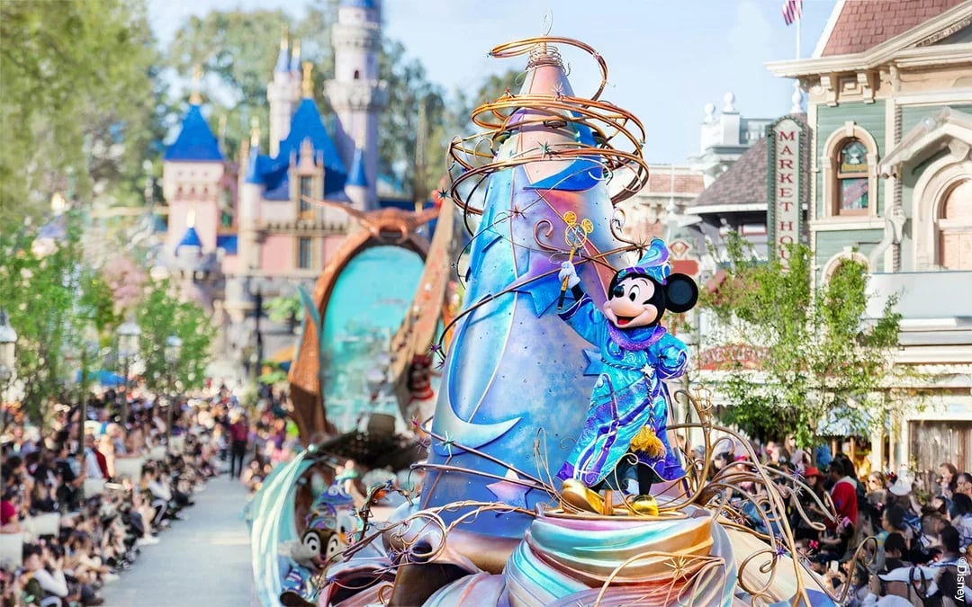 Disneyland California 1-Day Multi-Park Tickets (Hopper) Image 1