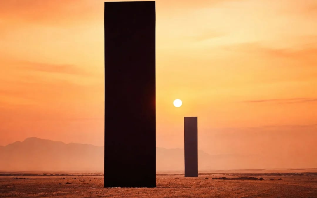 Doha Private West Qatar Tour: Zekreet, Richard Serra East-West/West-East and Mushroom Rocks Image 8