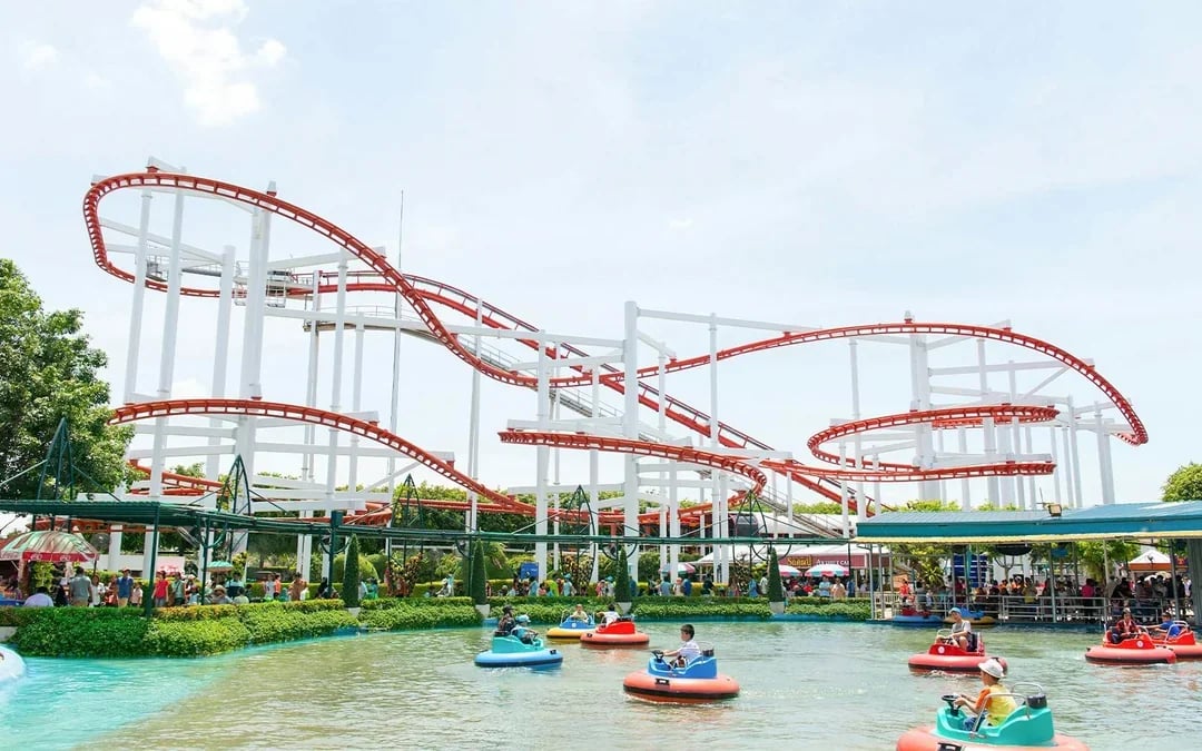Dream World Super Visa with Unlimited Rides & Snow Town Visit Image 5