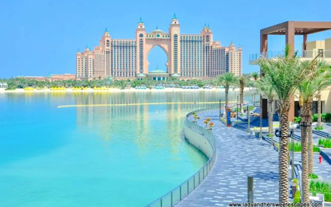 Dubai Full-Day Guided City Tour with Hotel Transfers and Abra Ride Image 1