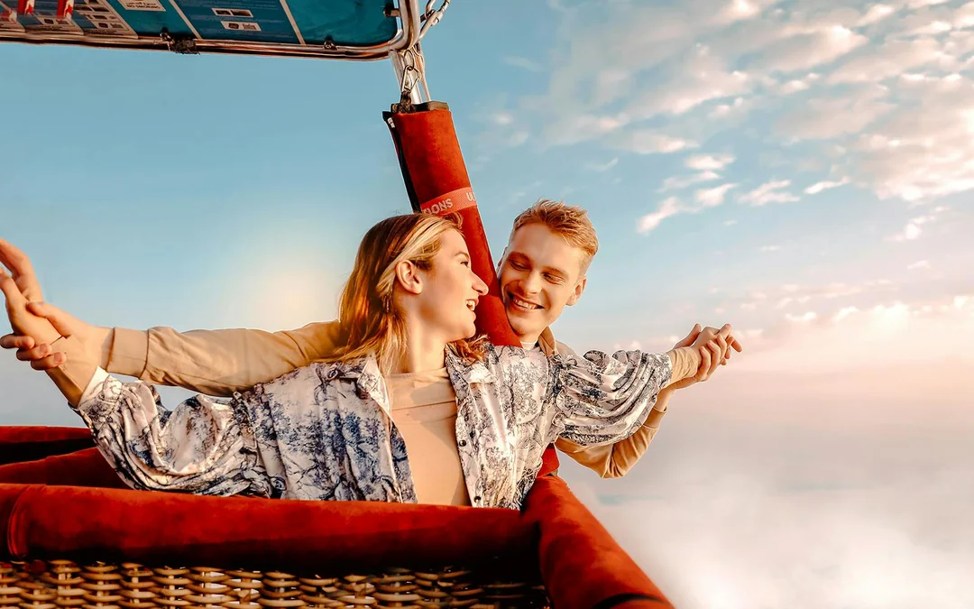 Dubai Hot Air Balloon Experience with Private Round-Trip Transfers & Vintage Land Rover Desert Drive Image 4