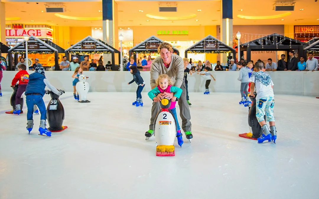 Dubai Ice Rink Tickets at Dubai Mall Image 3
