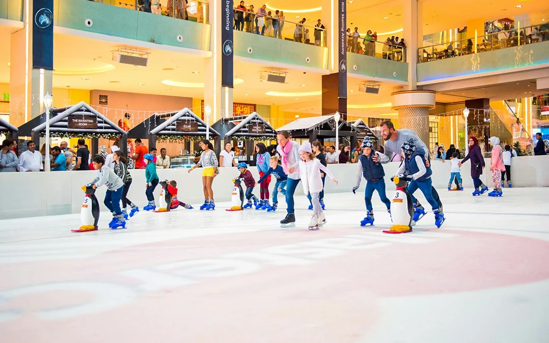 Dubai Ice Rink Tickets at Dubai Mall Image 6