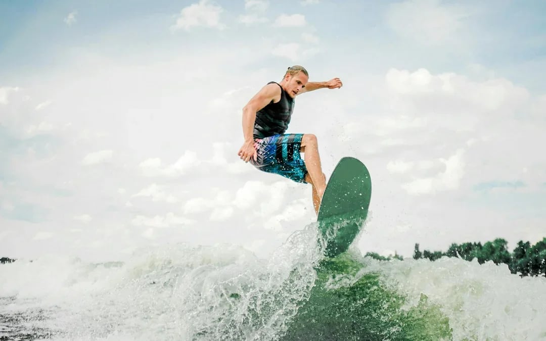 Dubai Marina Wakeboarding, Wakesurfing & E-Foil Experience Image 3
