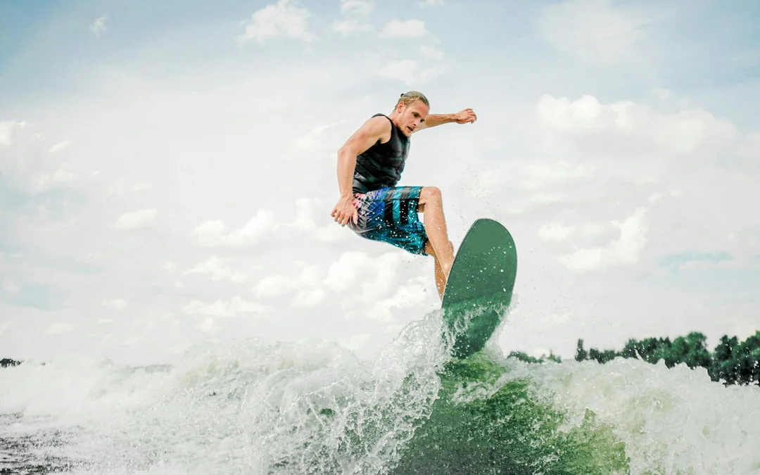 Dubai Marina Wakeboarding, Wakesurfing & E-Foil Experience Image 3