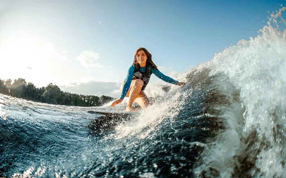 Dubai Marina Wakeboarding, Wakesurfing & E-Foil Experience Image 5