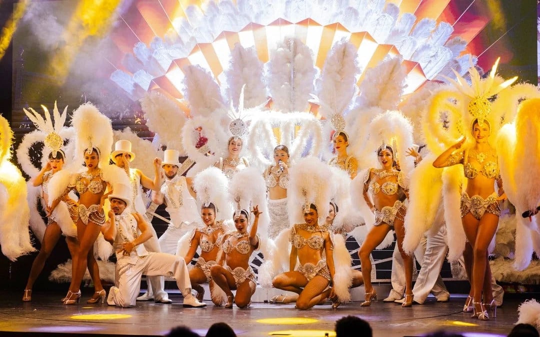 Dubai: Paris Paradis Show Tickets with 3-Course Dinner Image 1