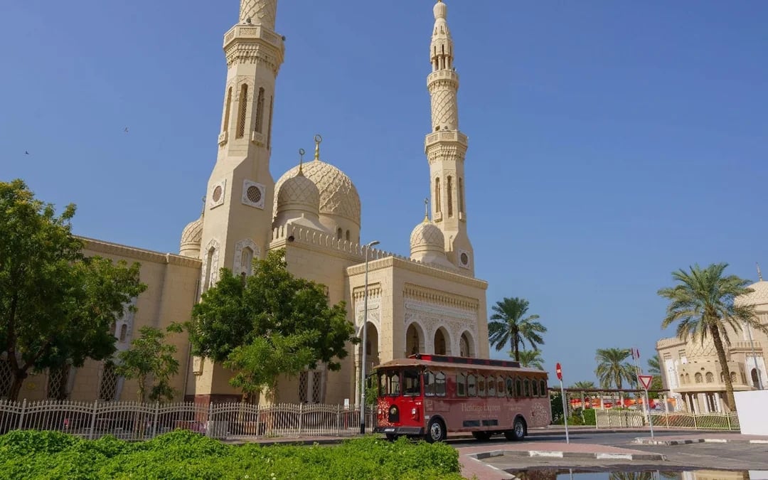 Dubai Traditional Trolley Tour with Emirati Storytellers, Heritage Stops, and Brunch Image 7