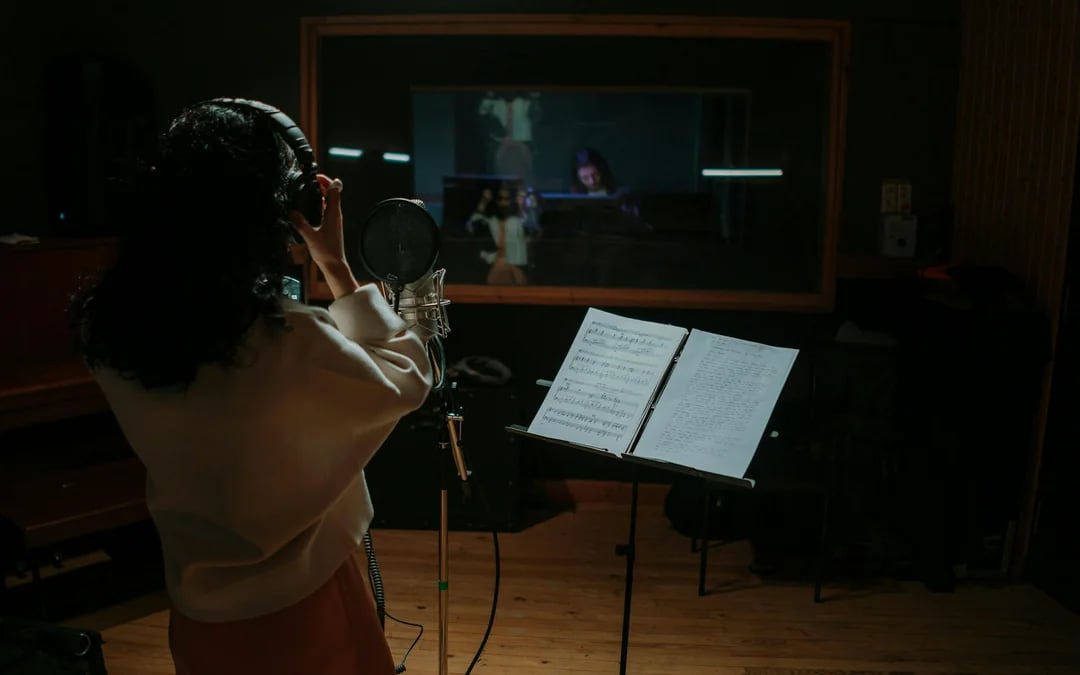 Dubai Vocal Recording Studio Experience Image 1