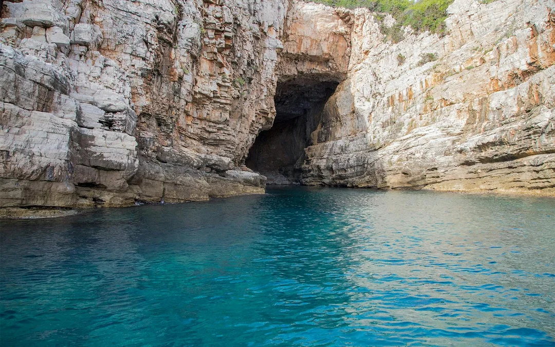 Dubrovnik: Blue Cave, Green Caves & Sunj Beach Cruise with Unlimited Drinks Image 2