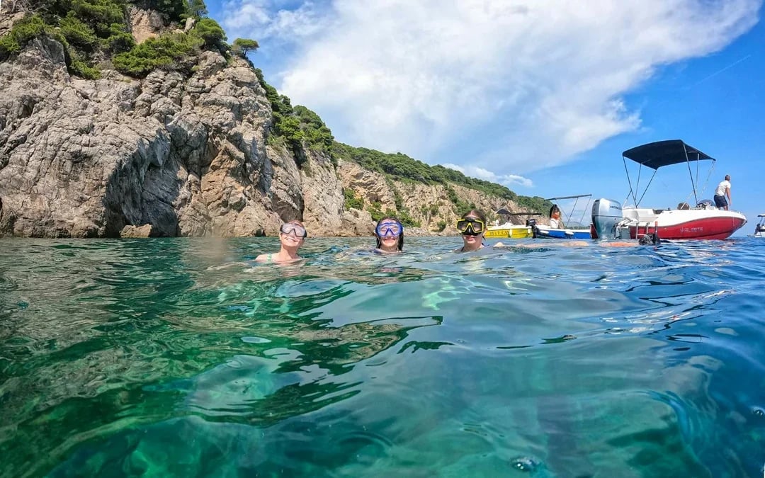 Dubrovnik: Boat Tour to Blue Cave & Elaphiti Islands with Unlimited Drinks Image 7