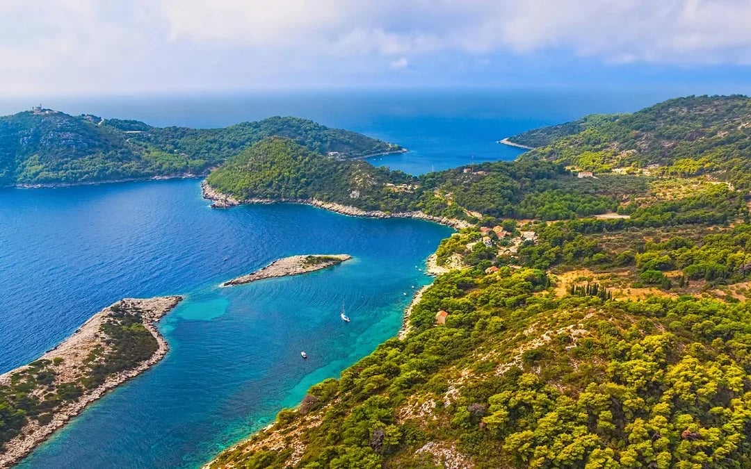 Dubrovnik: Boat Tour to Blue Cave & Elaphiti Islands with Unlimited Drinks Image 8