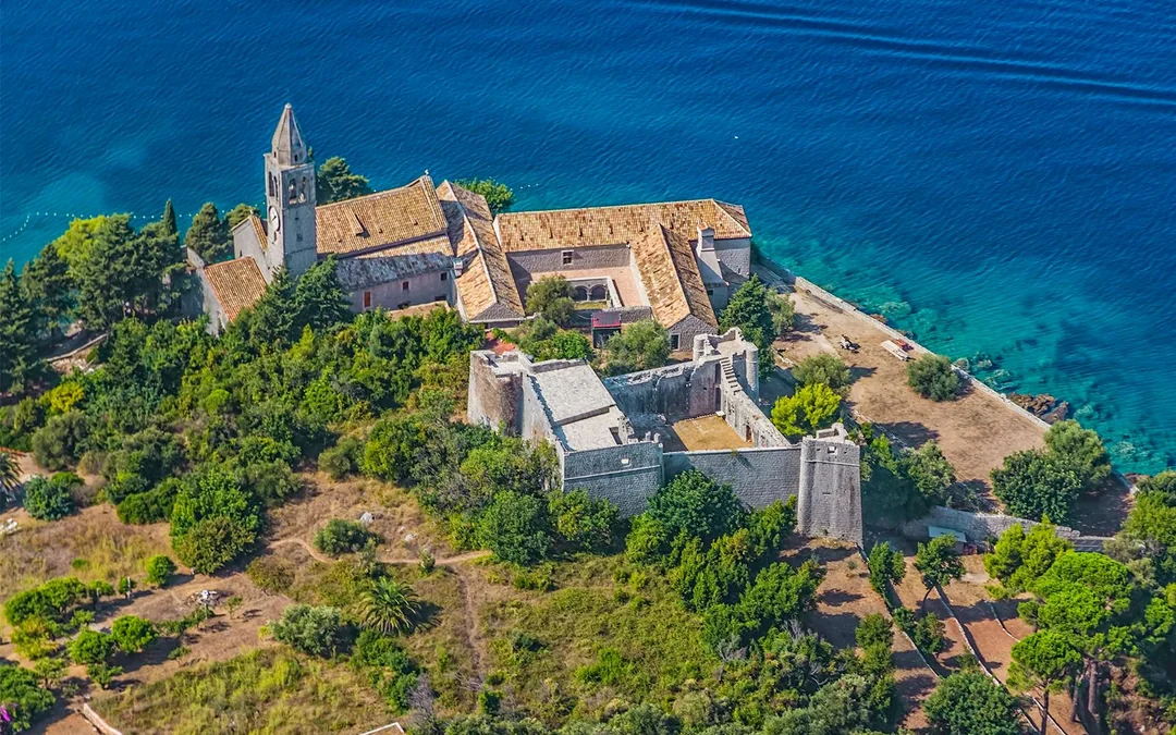 Dubrovnik: Boat Tour to Blue Cave & Elaphiti Islands with Unlimited Drinks Image 10