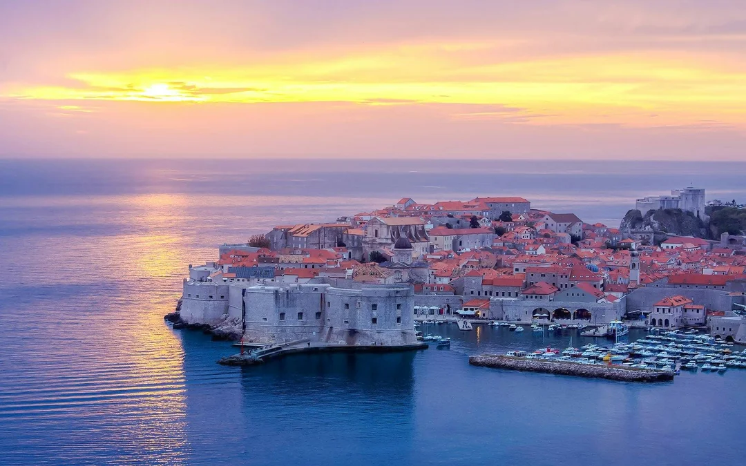 Dubrovnik: Golden Hour Sunset Cruise with Drinks Image 2