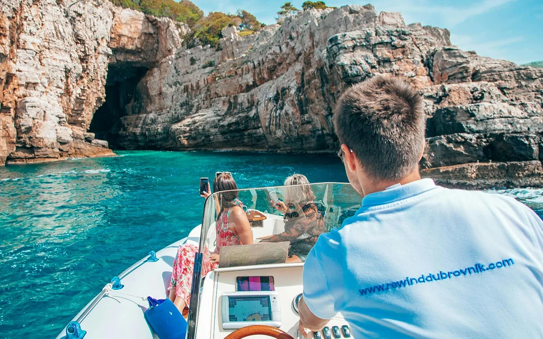 Dubrovnik: Private Boat Tour to Blue Cave & Elaphiti Islands with Unlimited Drinks Image 1