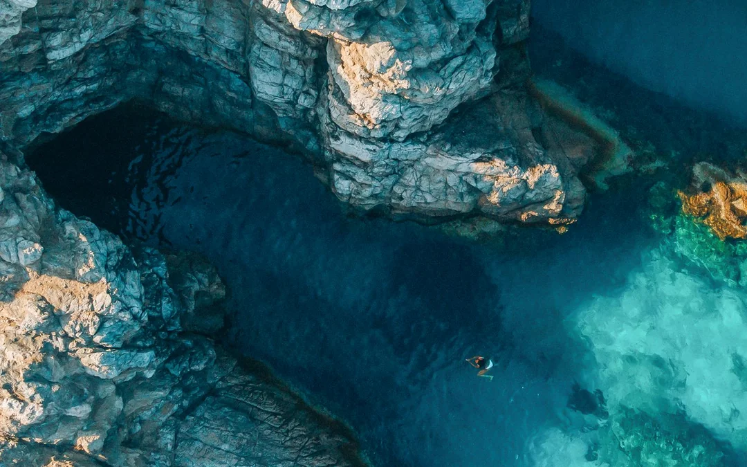 Dubrovnik: Private Boat Tour to Blue Cave & Elaphiti Islands with Unlimited Drinks Image 9