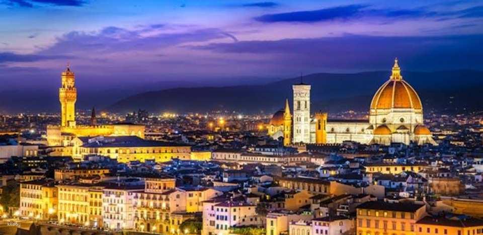 E-bike night tour of Florence with stunning view from Piazzale Michelangelo