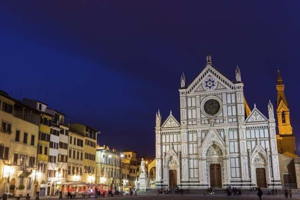 E-bike night tour of Florence with stunning view from Piazzale Michelangelo