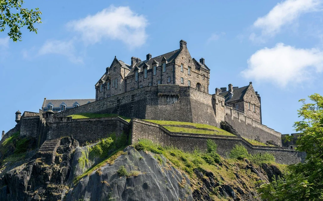 Edinburgh Castle & National Museum of Scotland Guided Tour Image 1