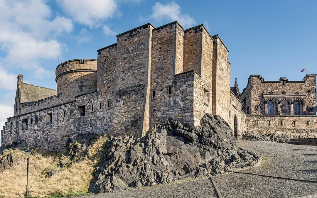 Edinburgh Castle & National Museum of Scotland Guided Tour Image 5
